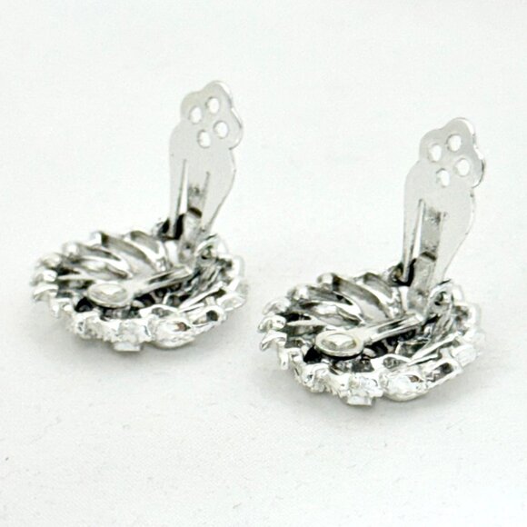 Vintage Lisner Bright Silver Tone Floral Clip Earring - Signed - Circa 1938-1959 - Picture 2 of 5